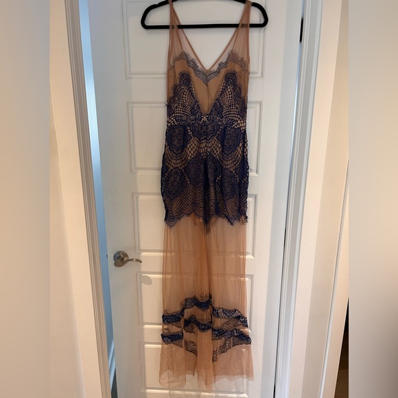 For love and lemons Bkue lace dress - size Small - Picture 4 of 4